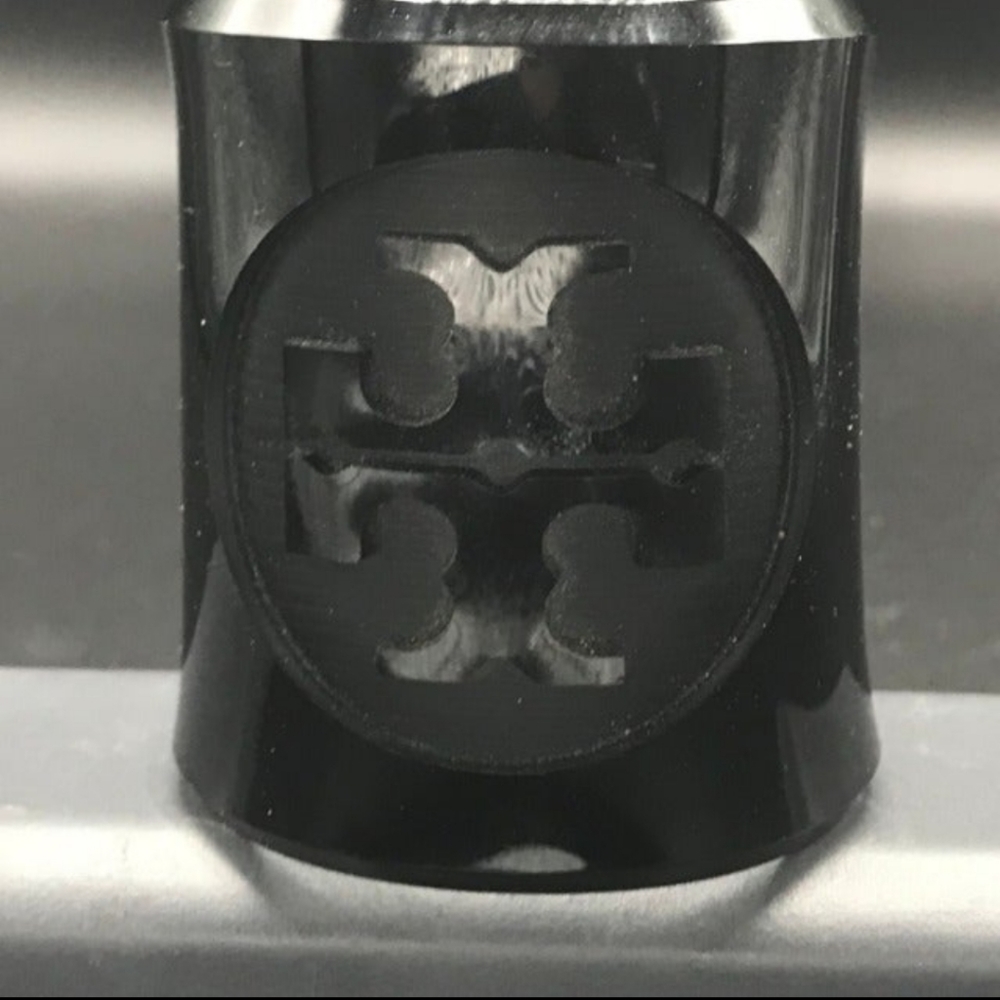 TORY BURCH BLACK acrylic resin STATEMENT PIECE absolutely 💯 gorgeous! 🩷🖤🩷🖤 - Picture 3 of 4